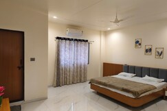 Hotel Amol, Sillod