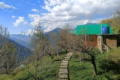 Hidden Orchard Stay Jibhi 2BR Cottage, Gushaini
