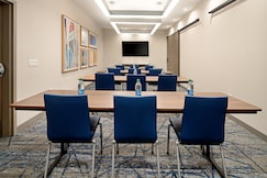 Holiday Inn Express & Suites PALM DESERT - MILLENNIUM, Tecate