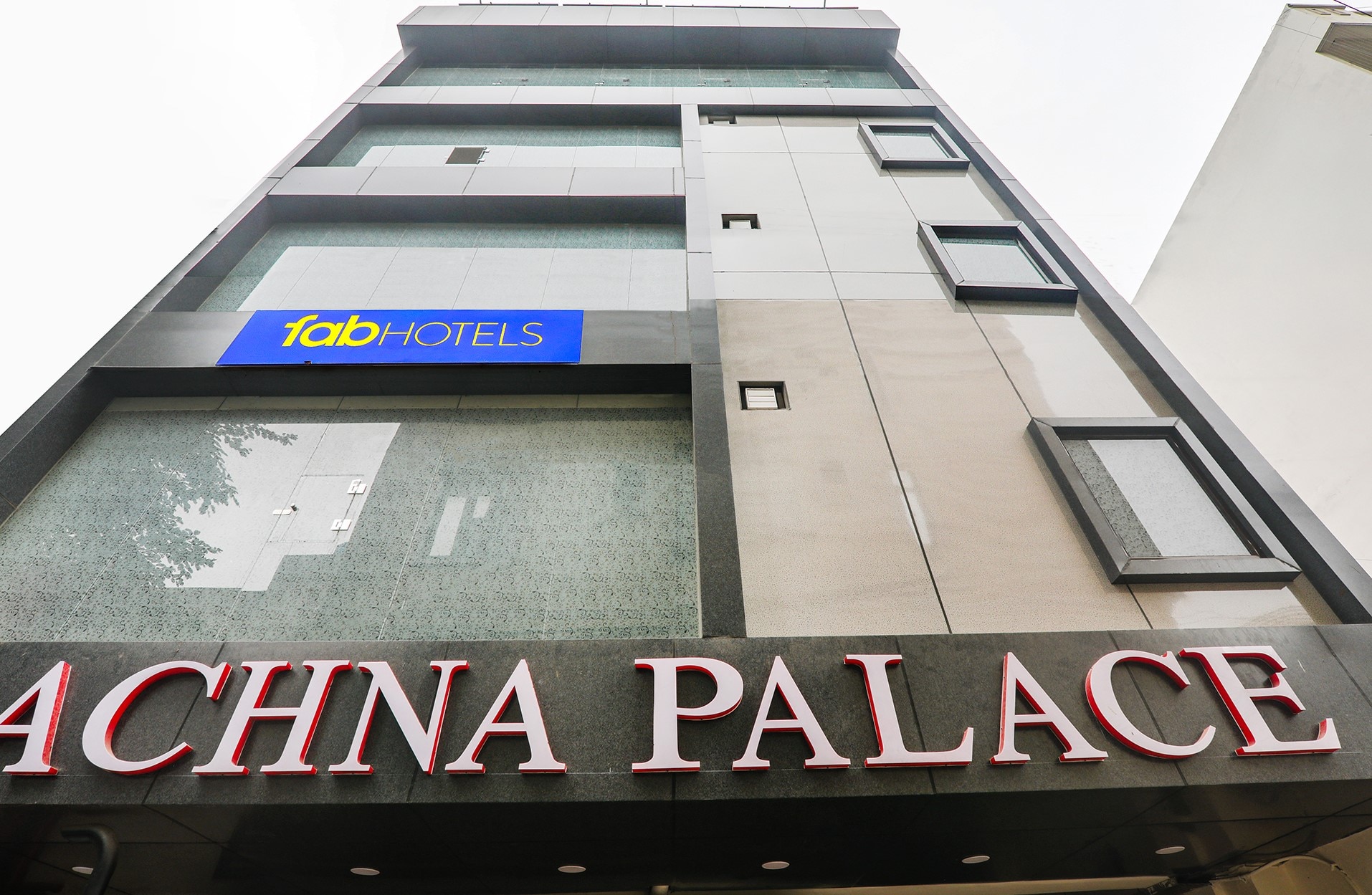 FabHotel Rachna Palace and Banquets - Nr. Lekhraj Metro Station - Tap to explore photos