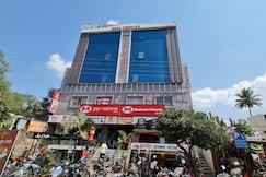 Hotel Eat N Stay, Parbhani