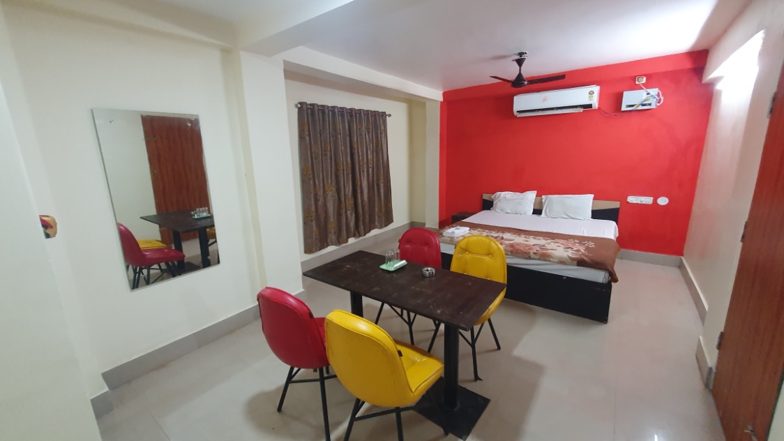 Hotel TRS Royal Ruby Retreat - Tap to explore photos