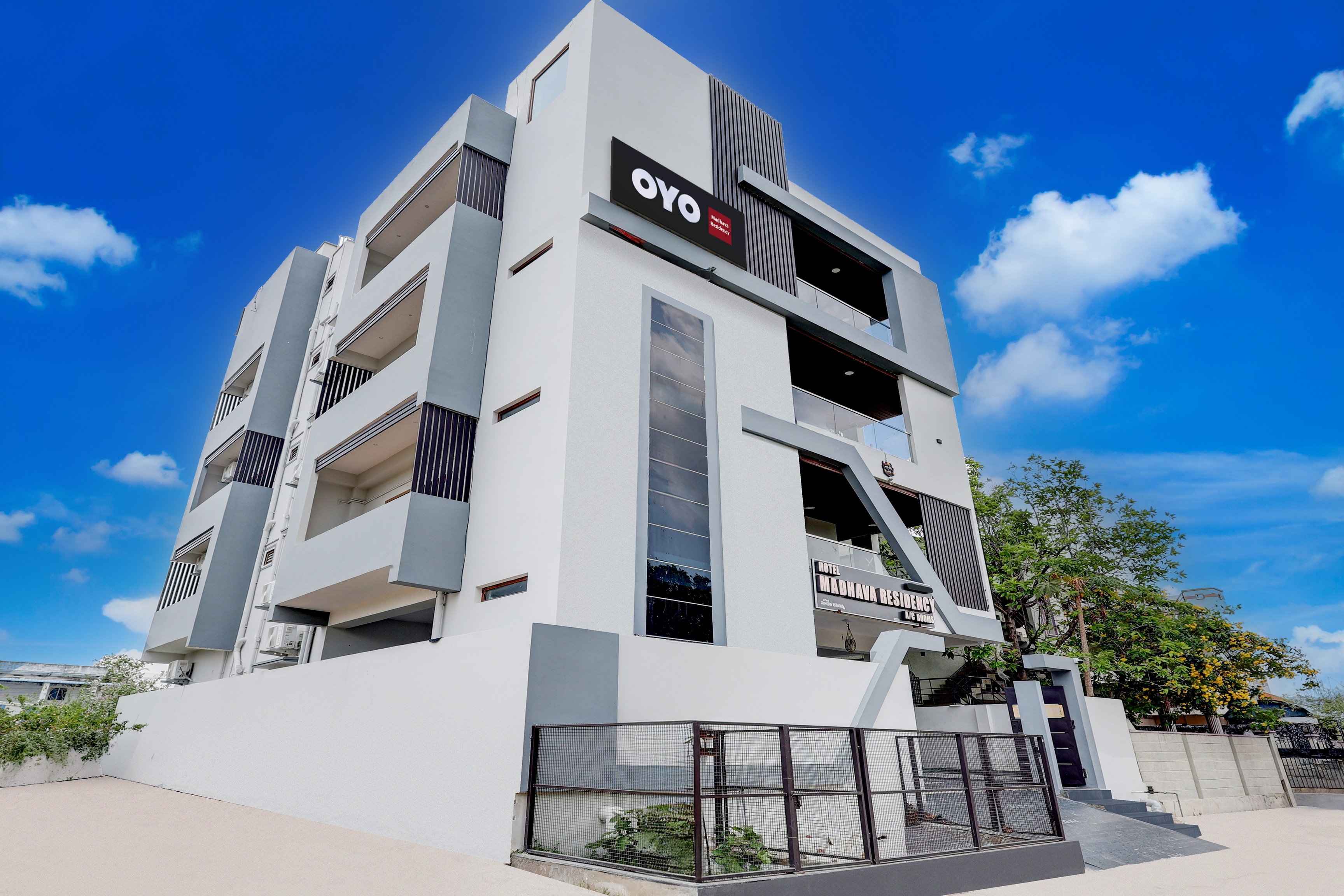 Hotel O MADHAVA RESIDENCY - Tap to explore photos