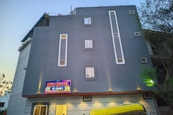 FabHotel AVR, Indore