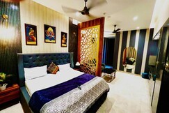 Galaxy blue sapphire plaza, Dadri