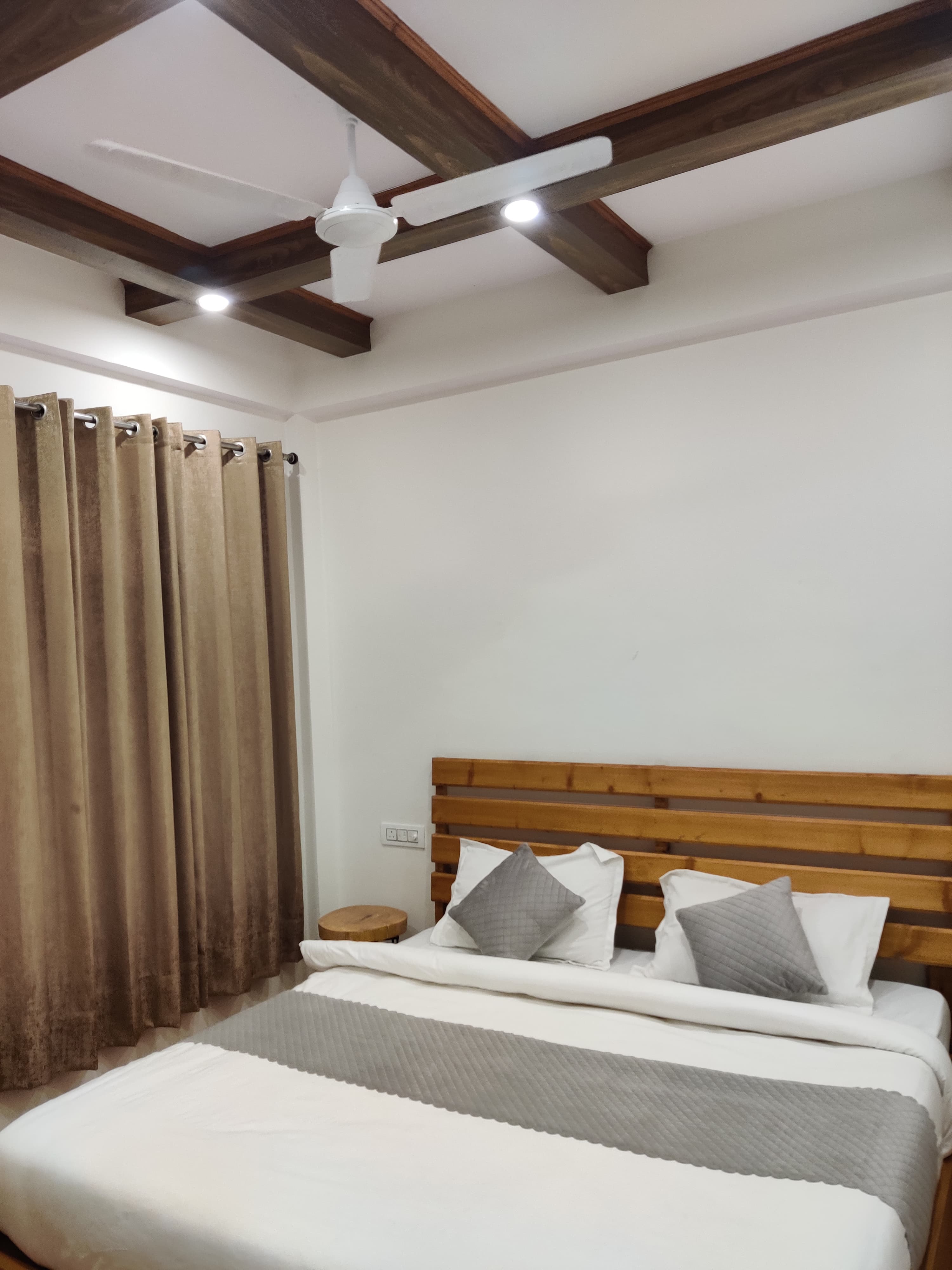 Silent woods 3 bhk wooden cottage - Tap to explore photos
