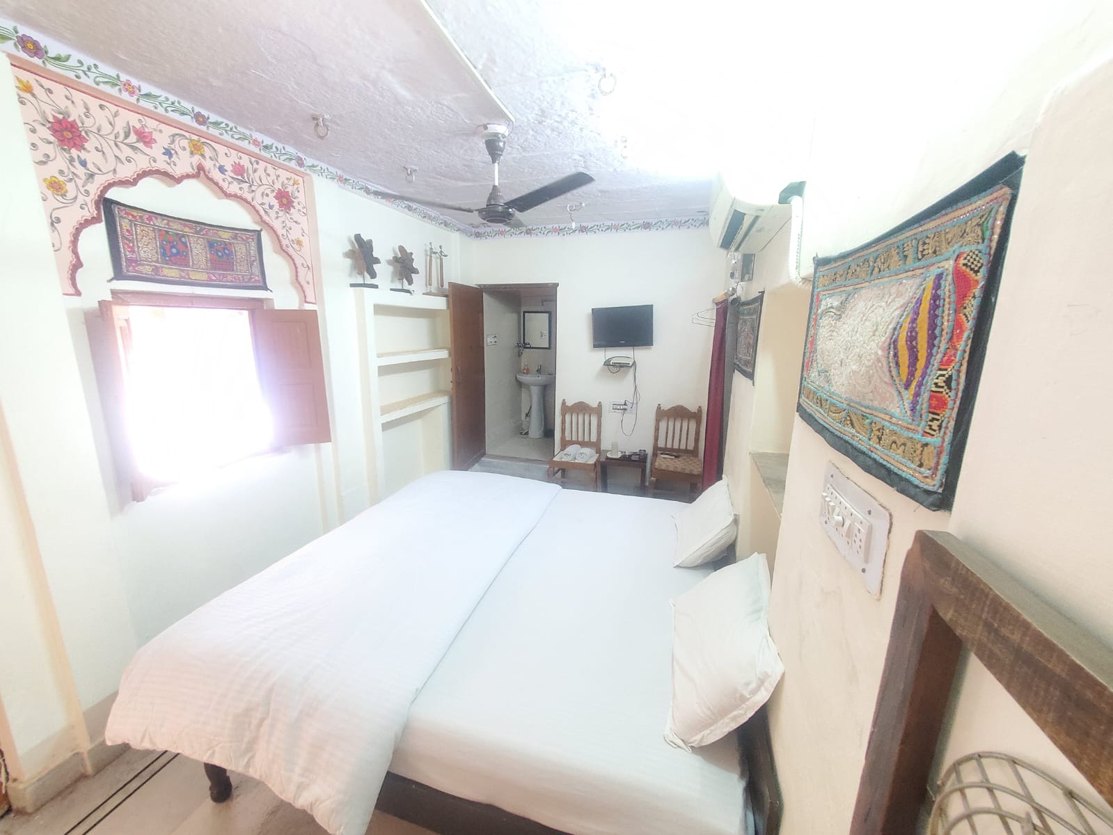 Jodhpur Heritage Haveli and Guest House - Tap to explore photos