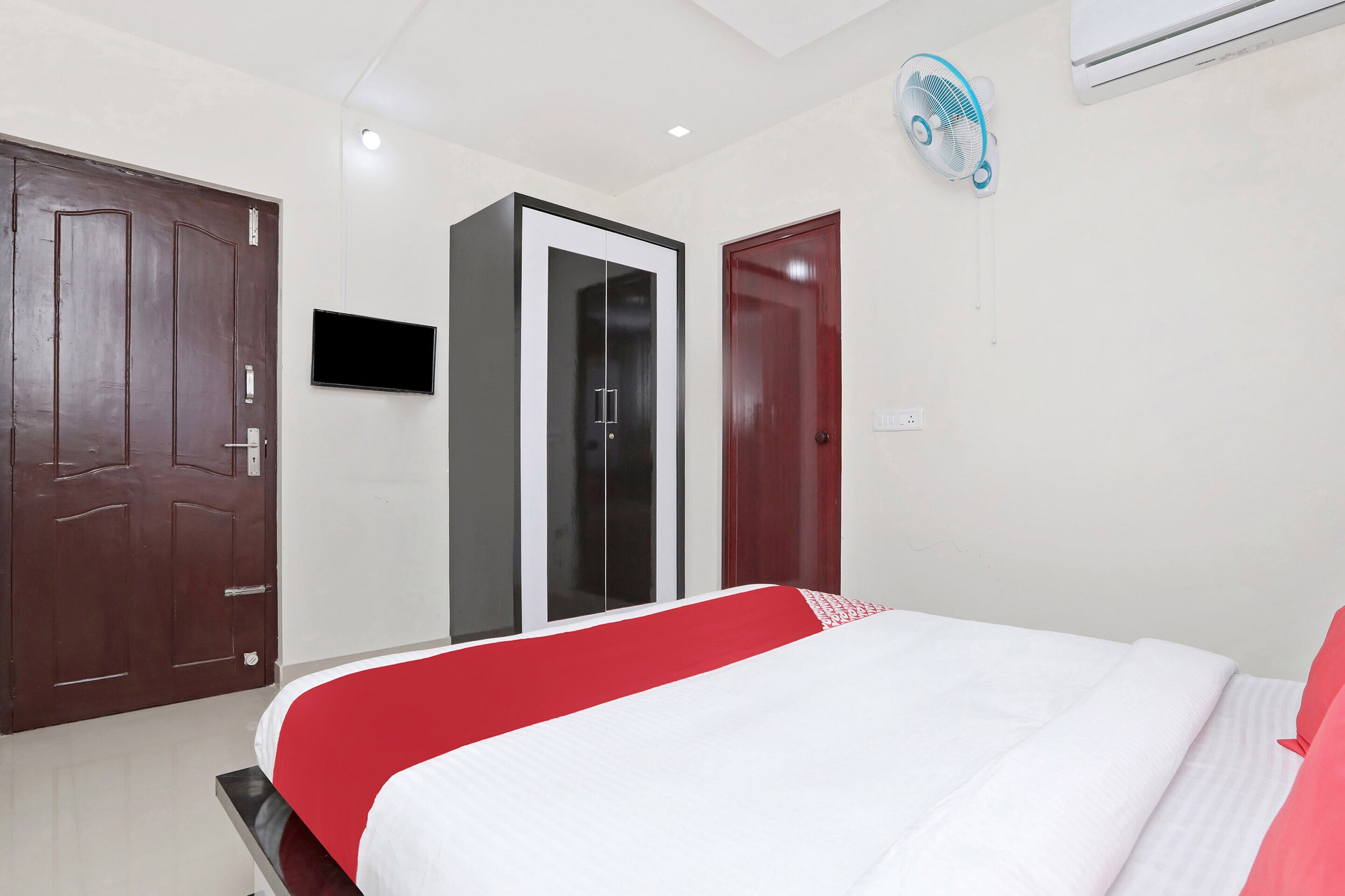 Santhala Residency - Tap to explore photos