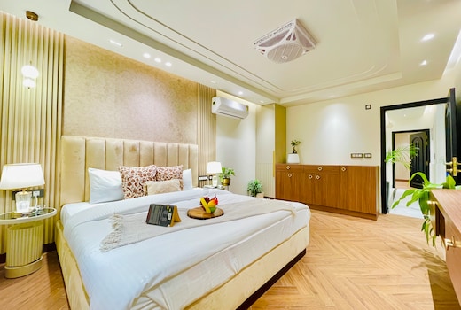BedChambers Luxe Stay @Saket