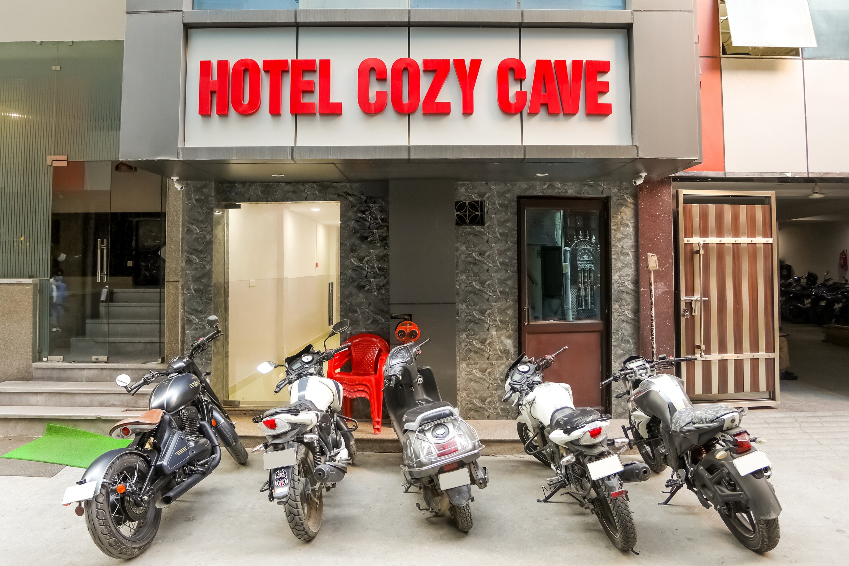 Hotel O Cozy Cave - Tap to explore photos