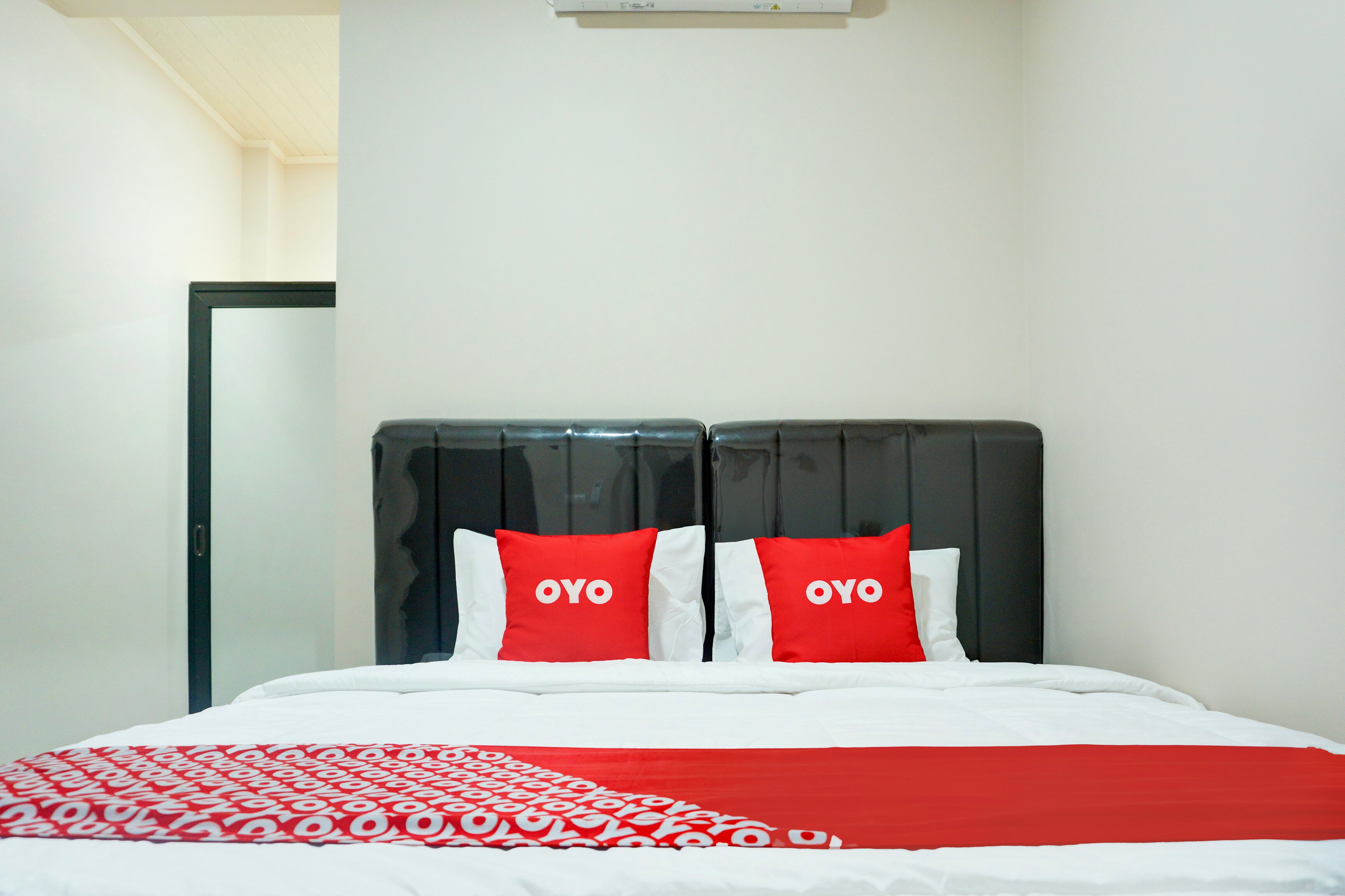 Hotel O Kedaton Near Rumah Sakit Advent Bandar Lampung Formerly Hotel Plain C Lake - Tap to explore photos