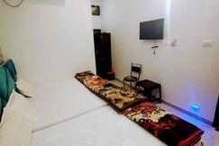 Shree Ramsharnam stay, Ayodhya