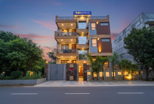 FabHotel Comfy Cottage