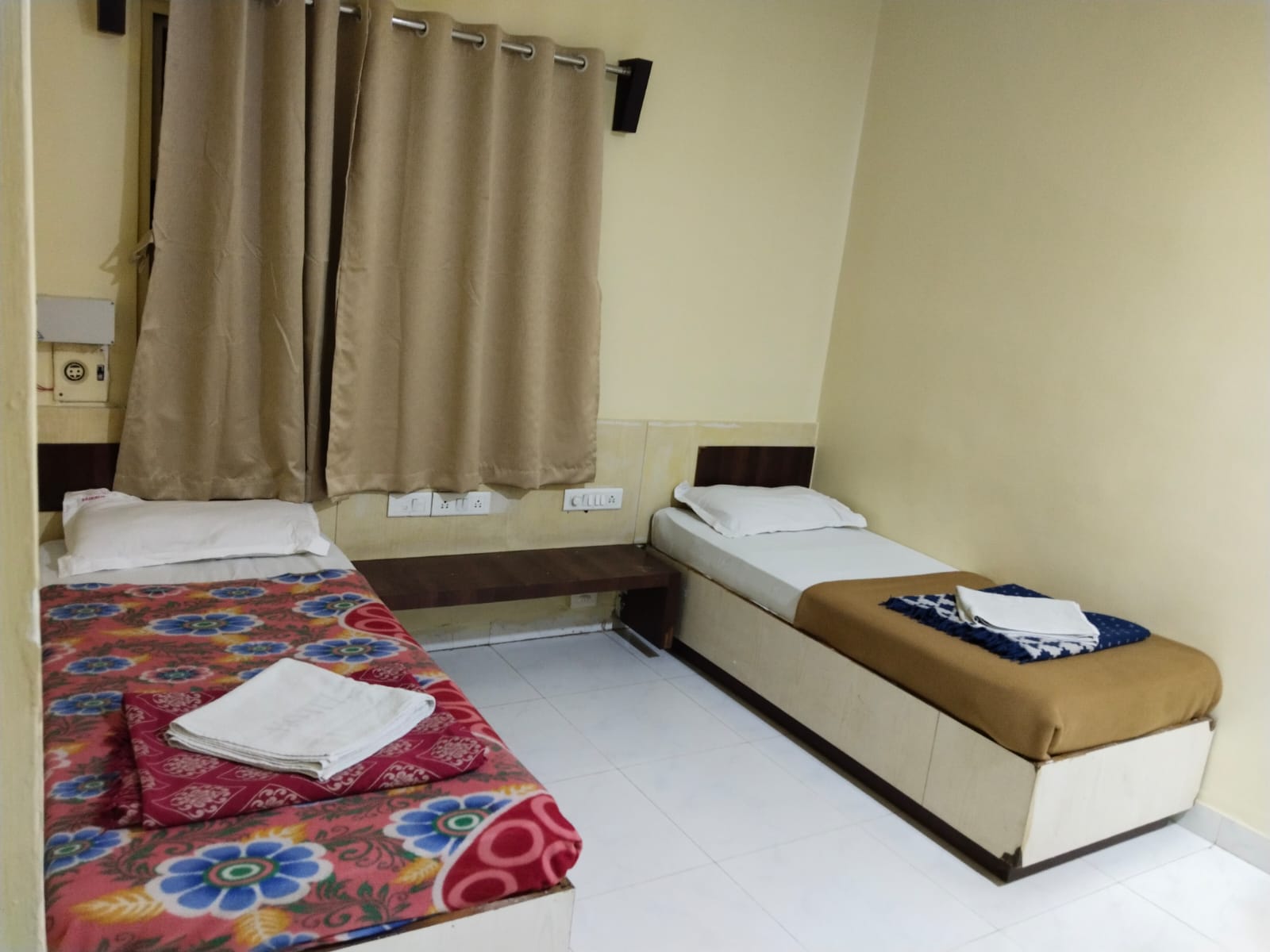 Deluxe Non AC Room 1