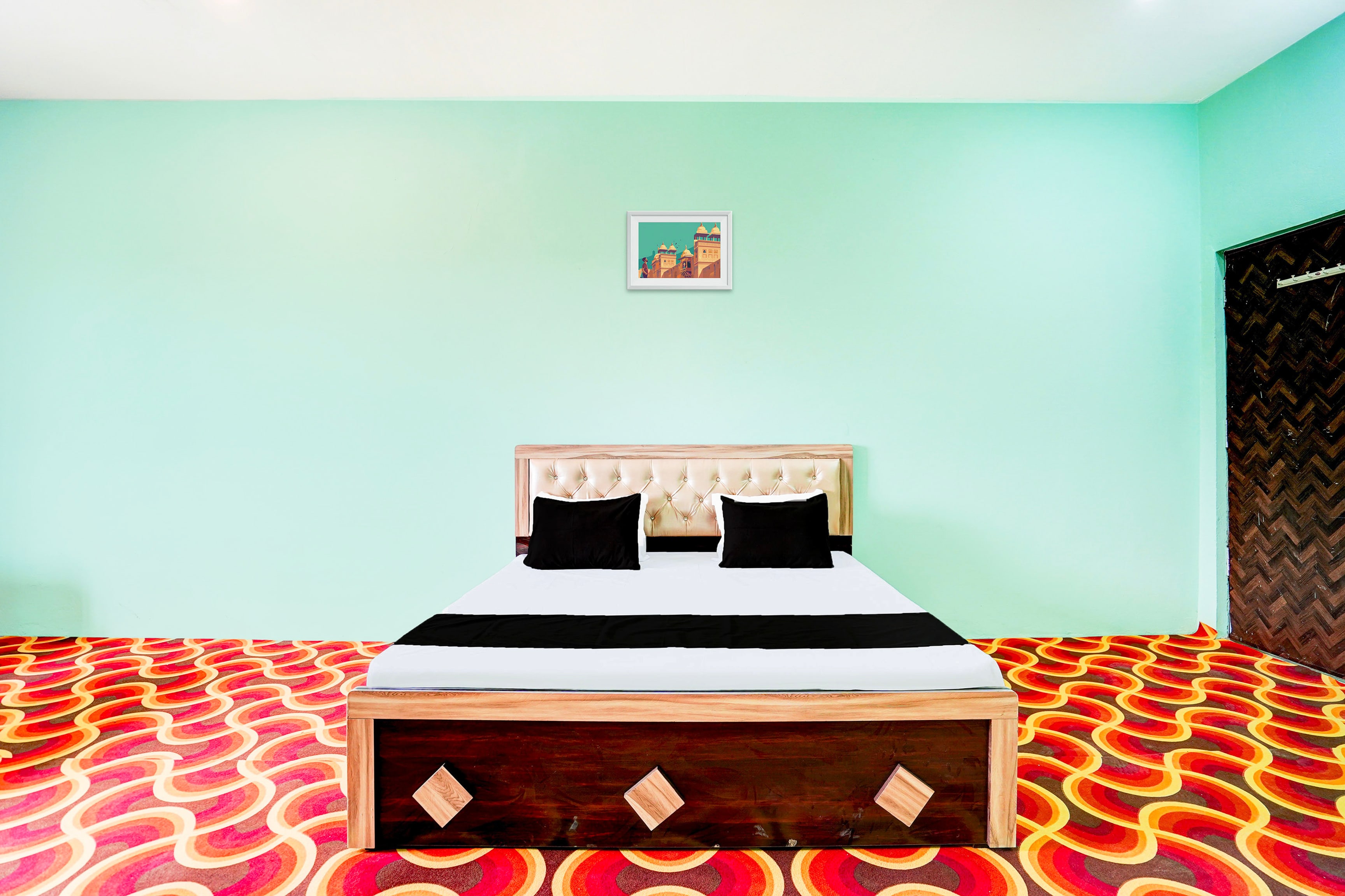 Hotel O Humsafar Hotel & Restaurant - Tap to explore photos