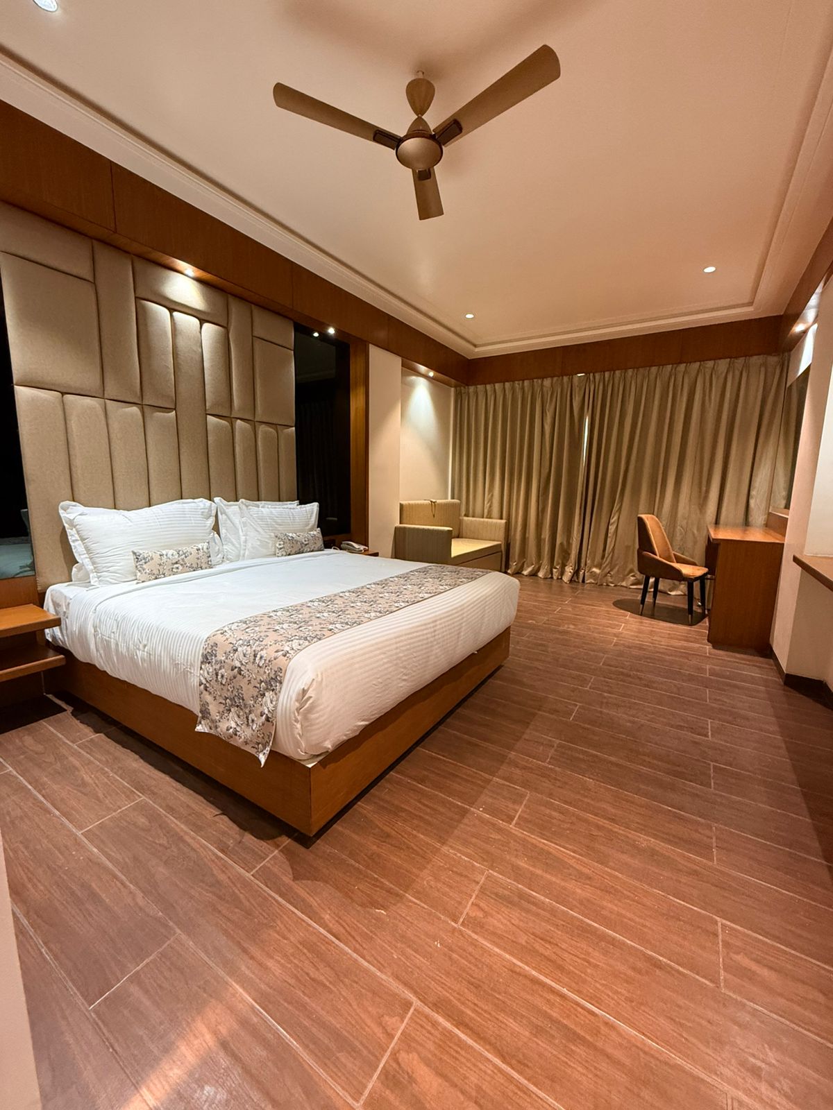 Deluxe Double Bed Room 1