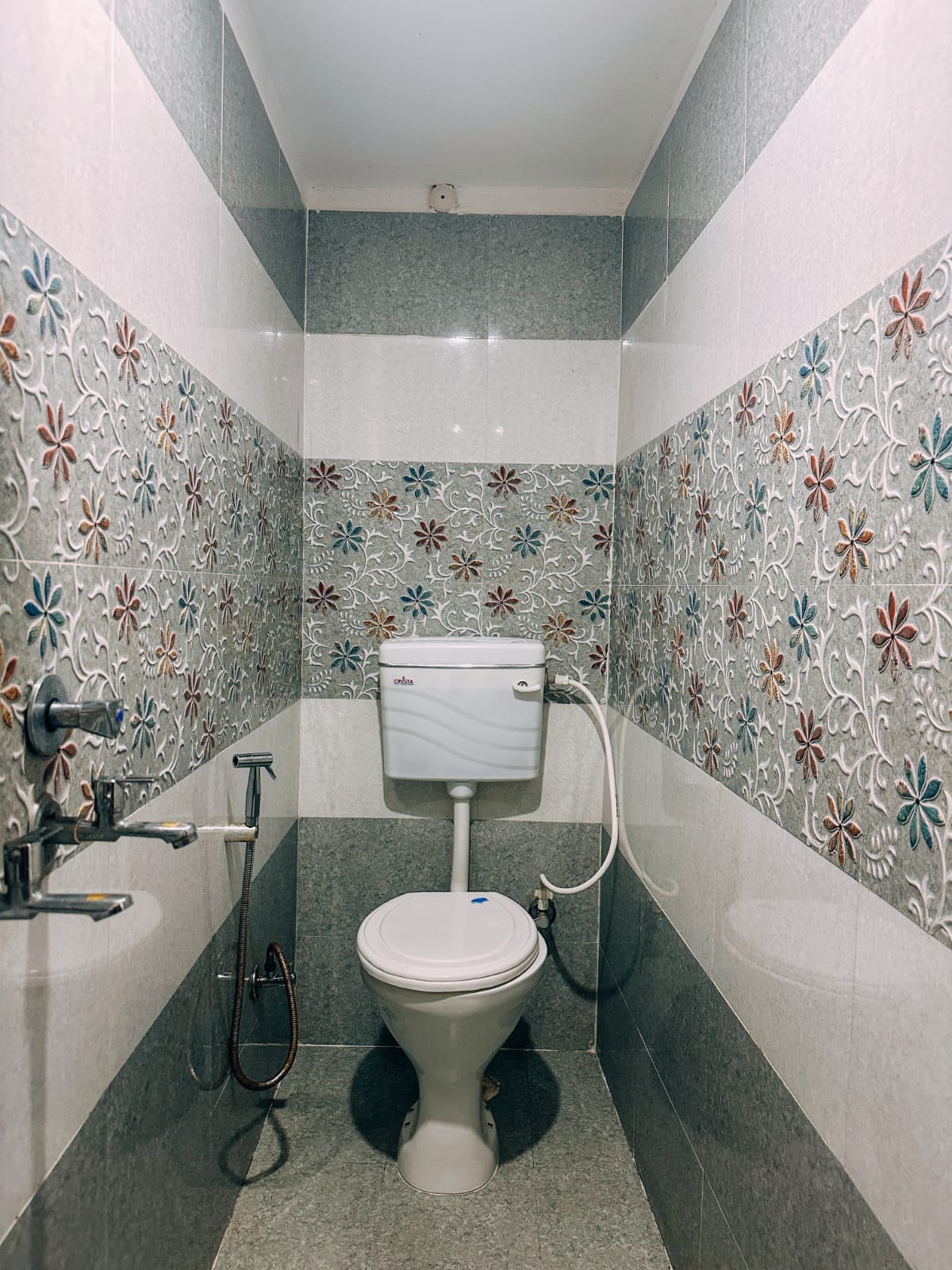 Shree KB Guest House - Tap to explore photos