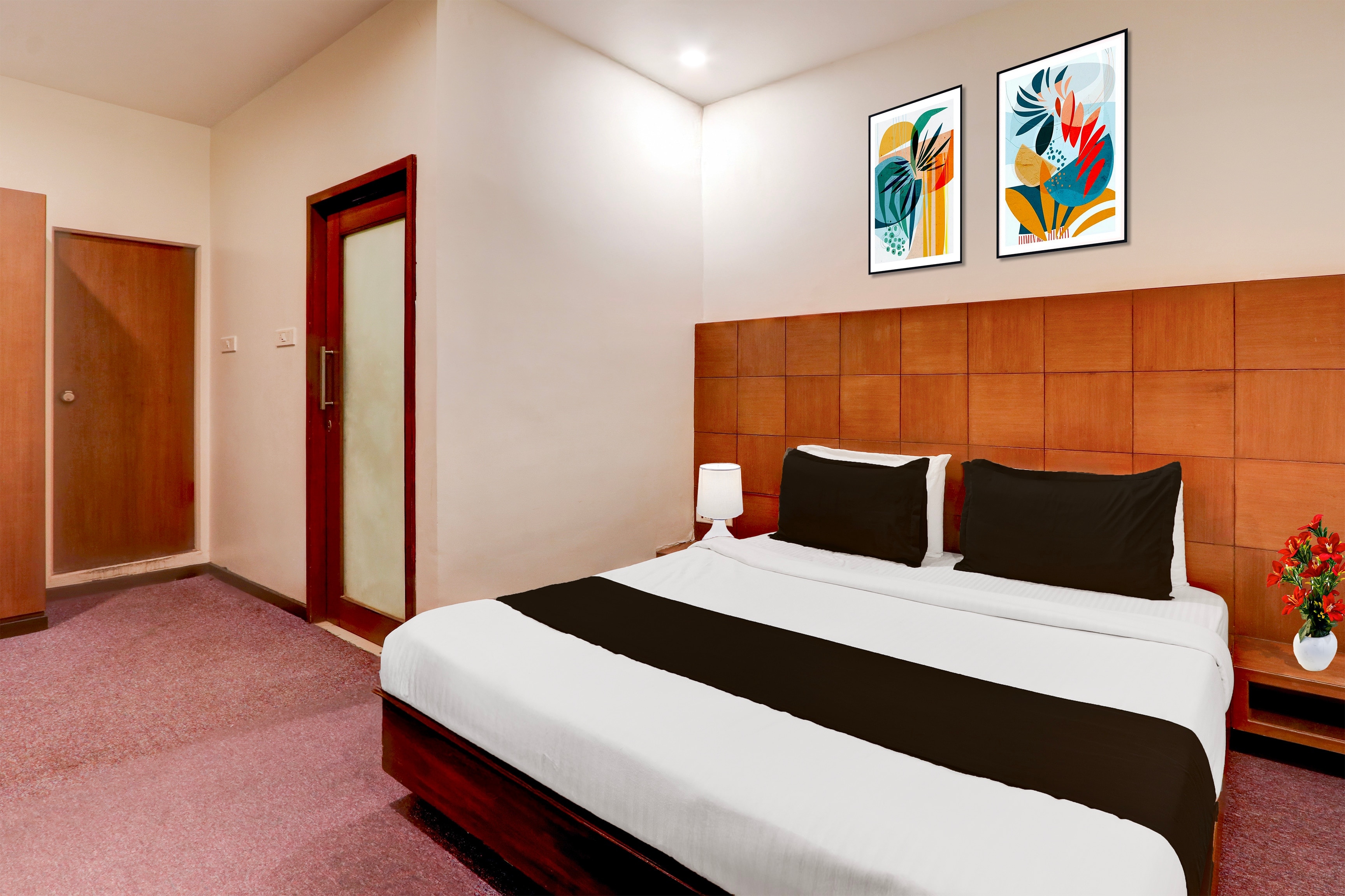 Super Townhouse Oak Ramdaspeth Downtown
