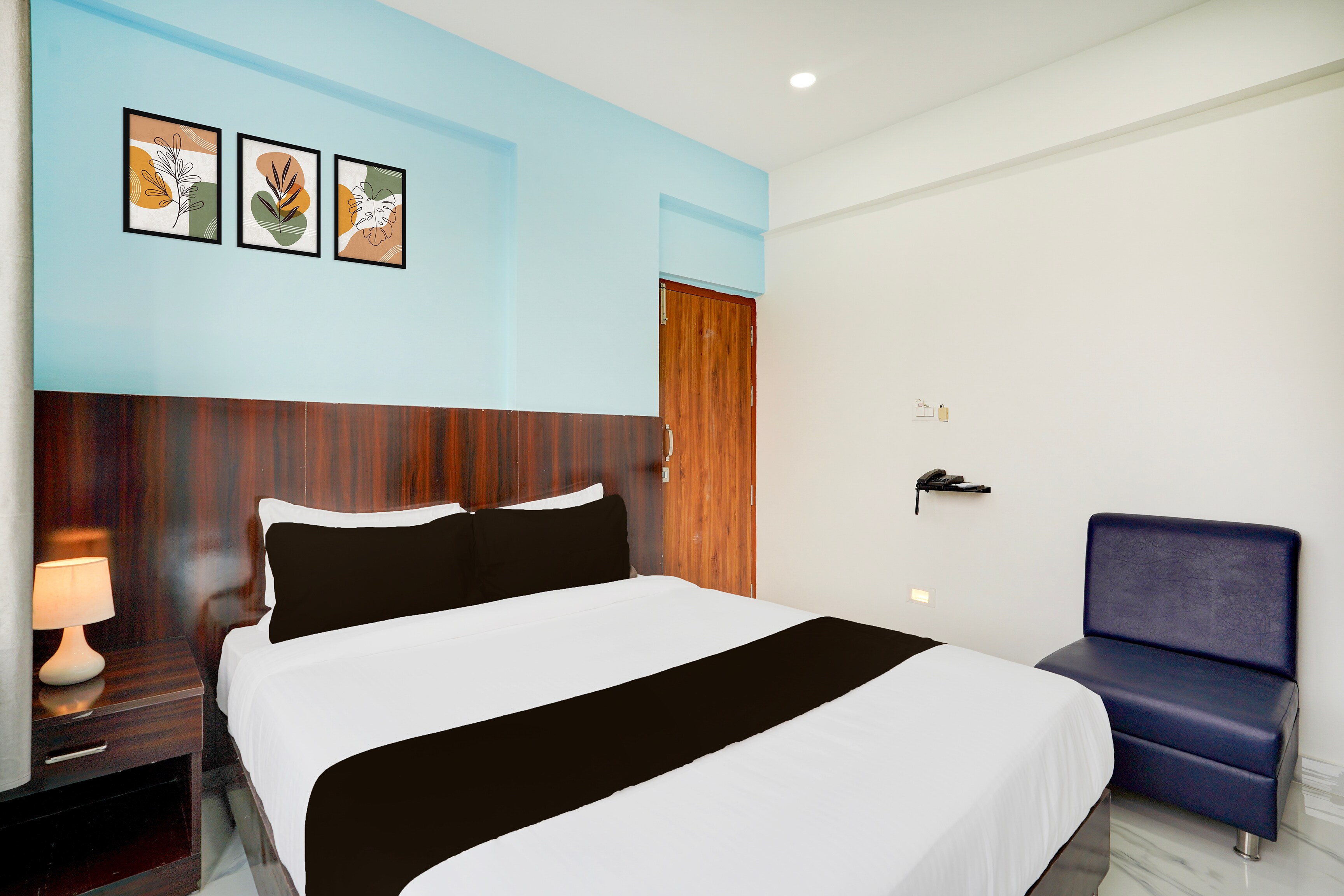 Super Townhouse Jeevan Bima Nagar Indranagar - Tap to explore photos