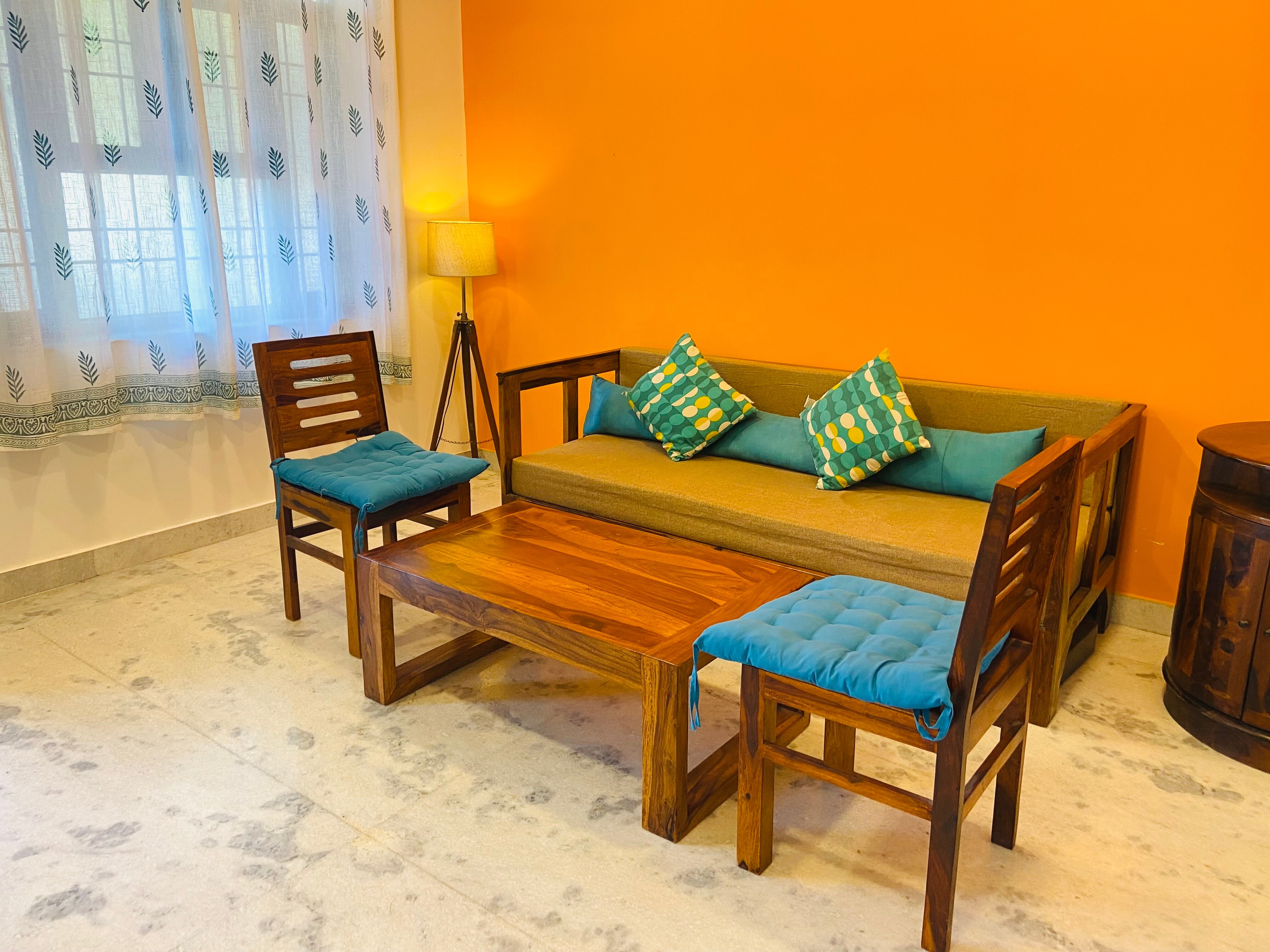 Aurum Homestay - Tap to explore photos