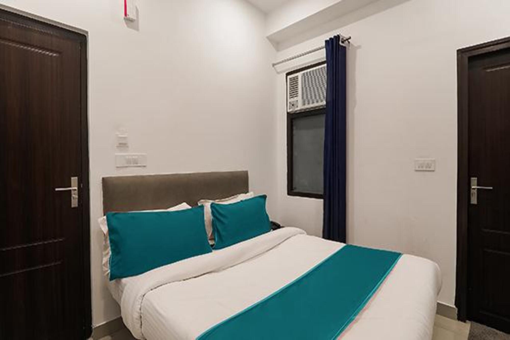 FabHotel Insight Inn - Tap to explore photos