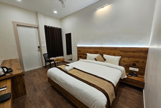 Devki Grand Hotel