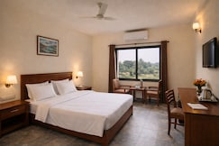 Village Retreet, Siwan