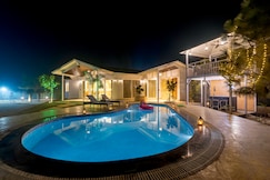 ELIVAAS Signature Vedaaz 4 BHK Farmhouse With Pvt Pool, Noida