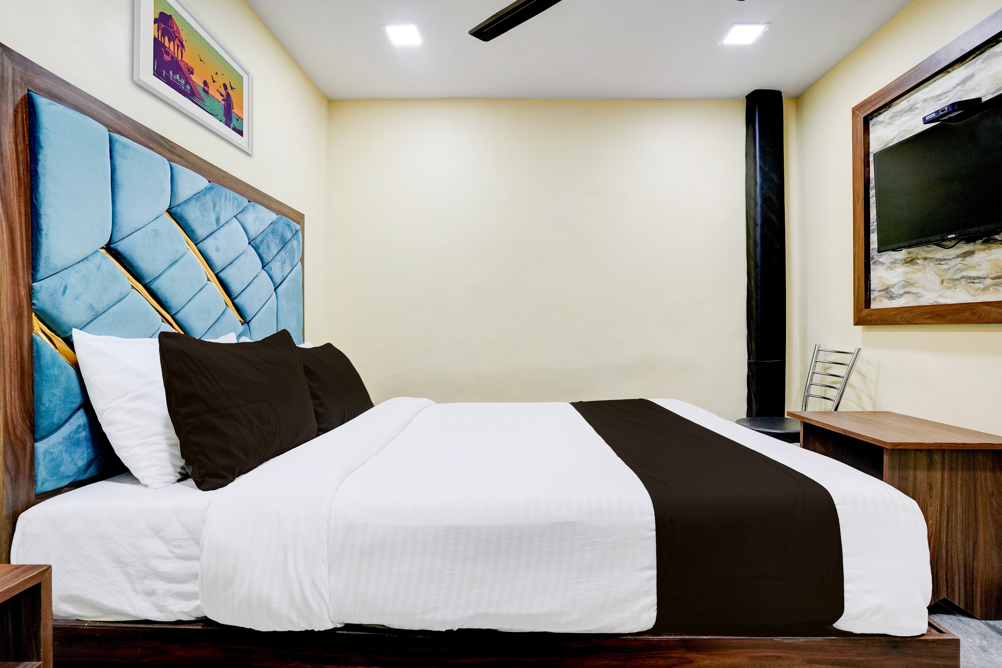 Hotel O Aai Om Residency - Tap to explore photos