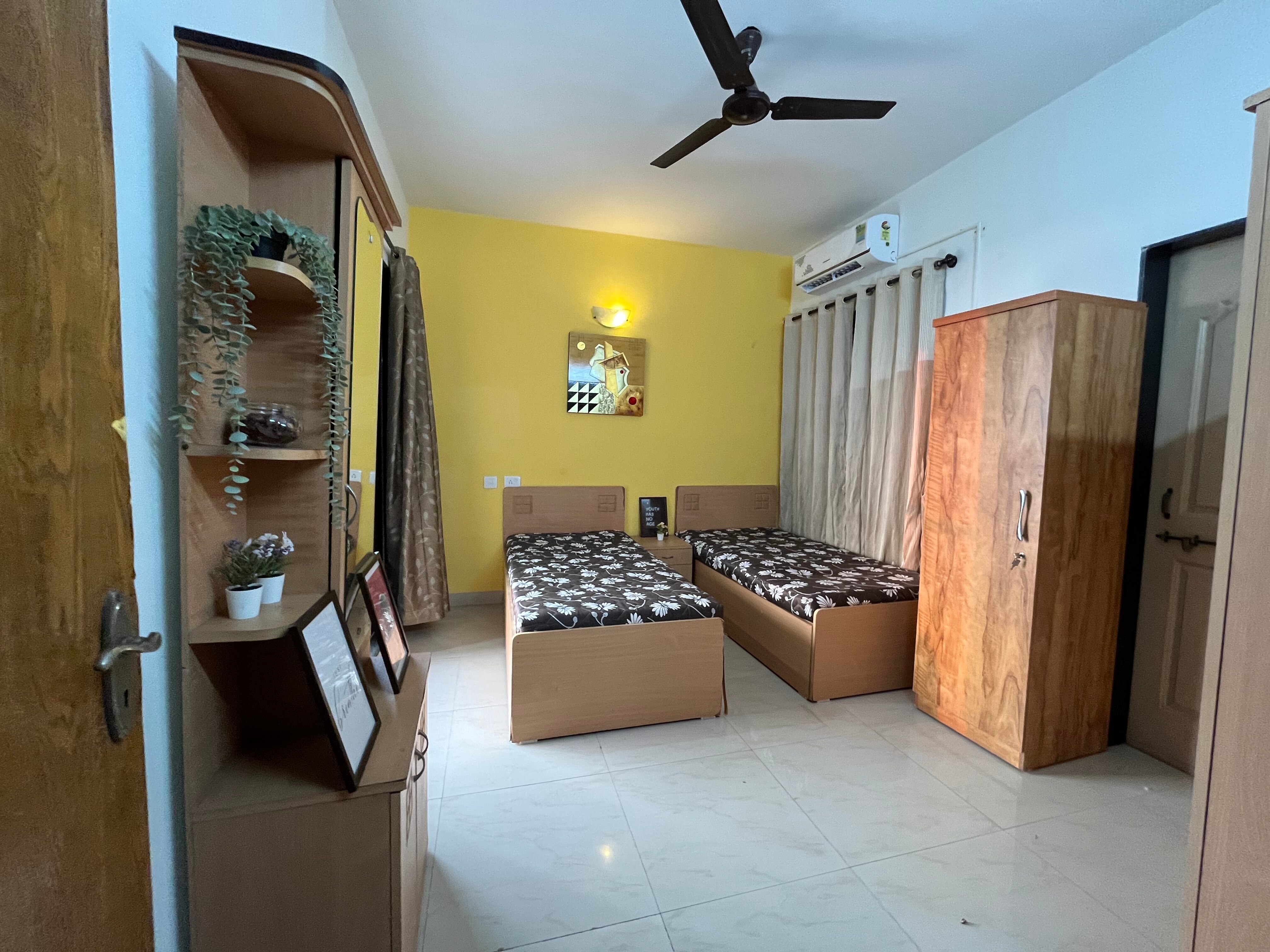 Seaview Luxe Apartments - Tap to explore photos