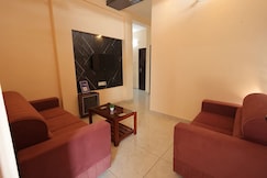 Red Luxury 2 Bedroom Happifistays Kazhakootam, Thiruvananthapuram