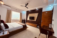 JAYATI PALACE HOTEL (Property With BathTUB Facility), Rudraprayag