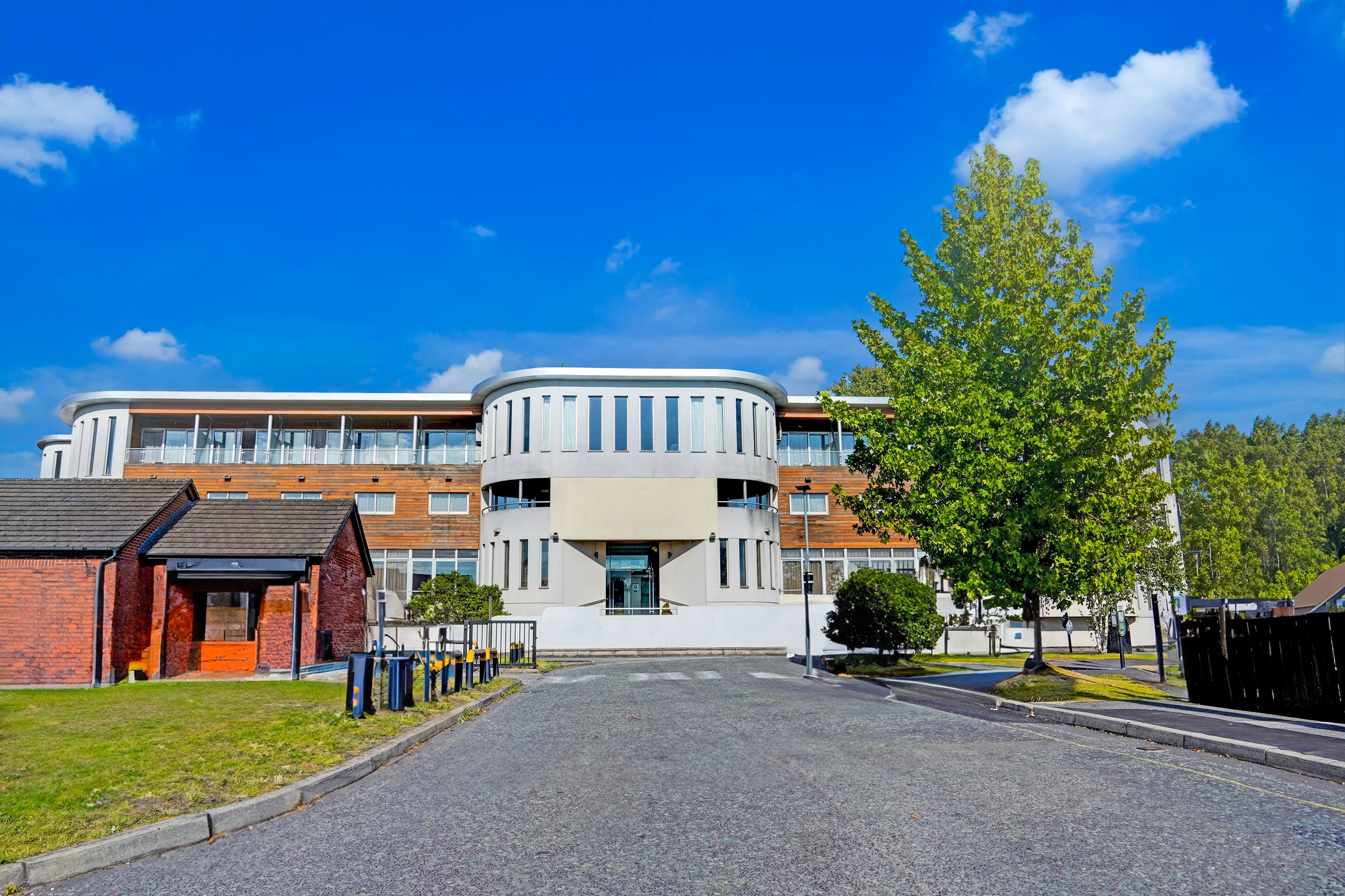 Belvilla Crewe City Centre Hotel - Lifestyle - Tap to explore photos