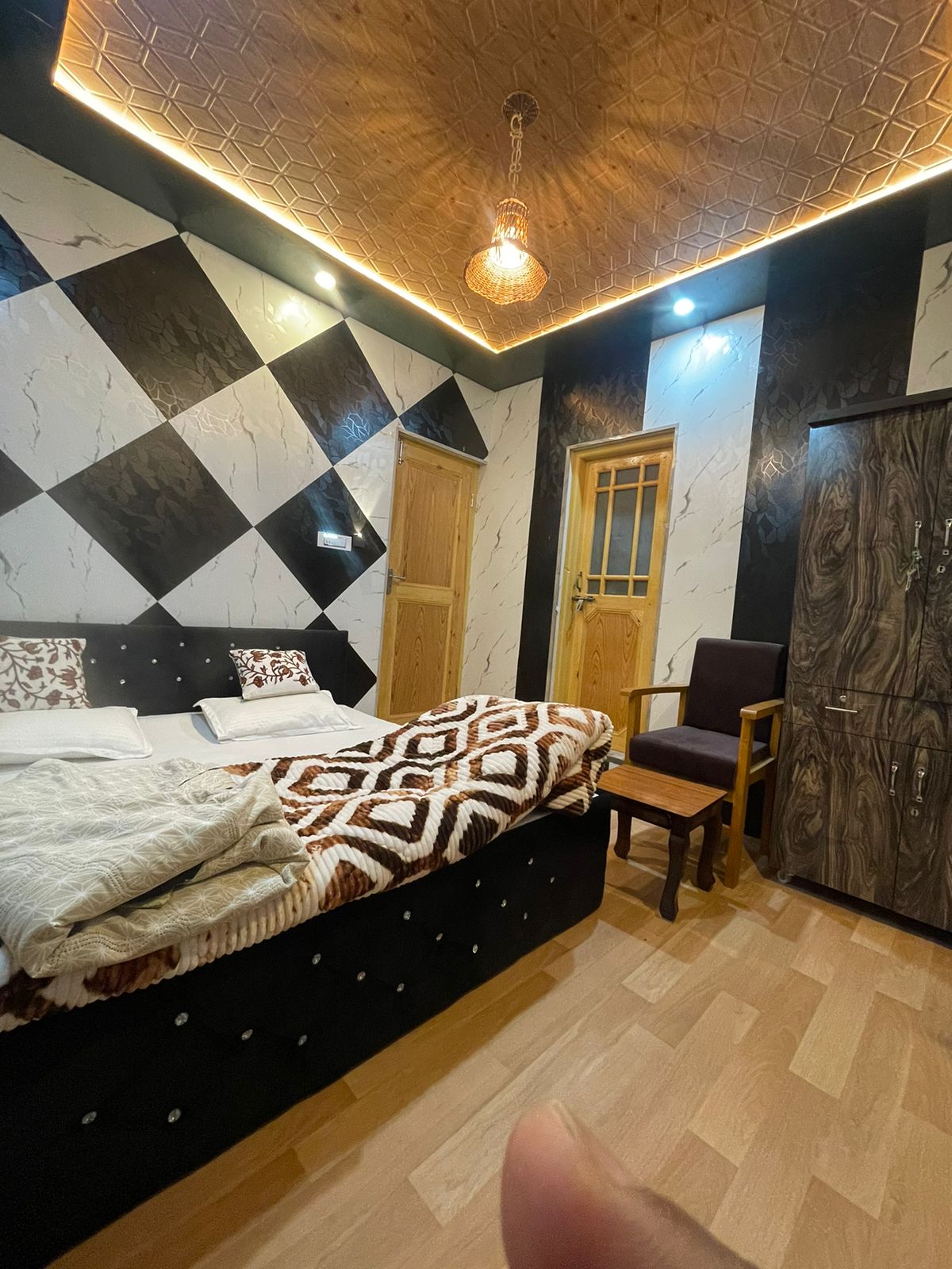Hotel Himalayan Heaven - Tap to explore photos