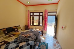 Yash homestay kosya kutauli 1.8 km In kainchi dham, Ranikhet