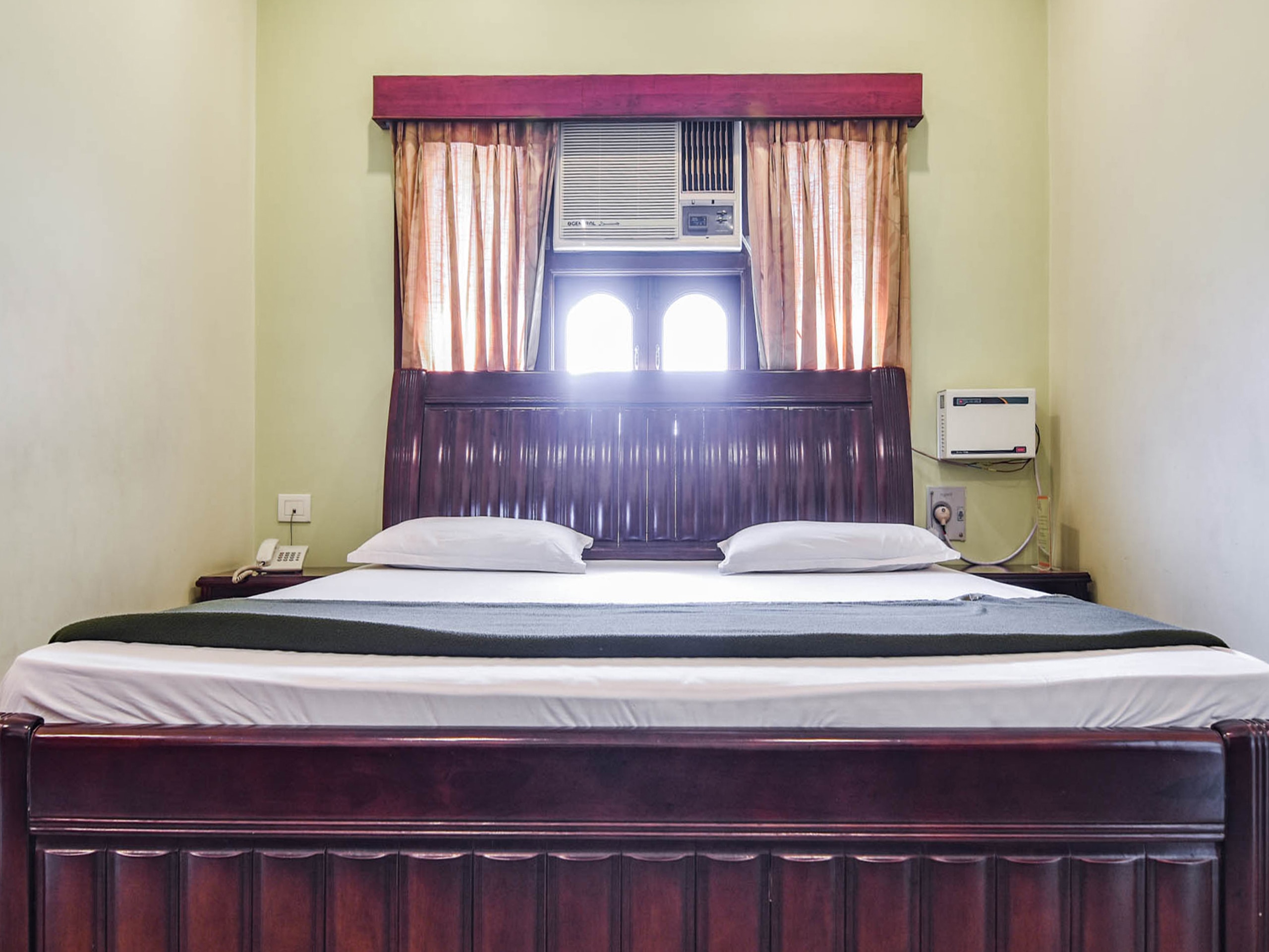 Lloyds Serviced Apartments - Tap to explore photos