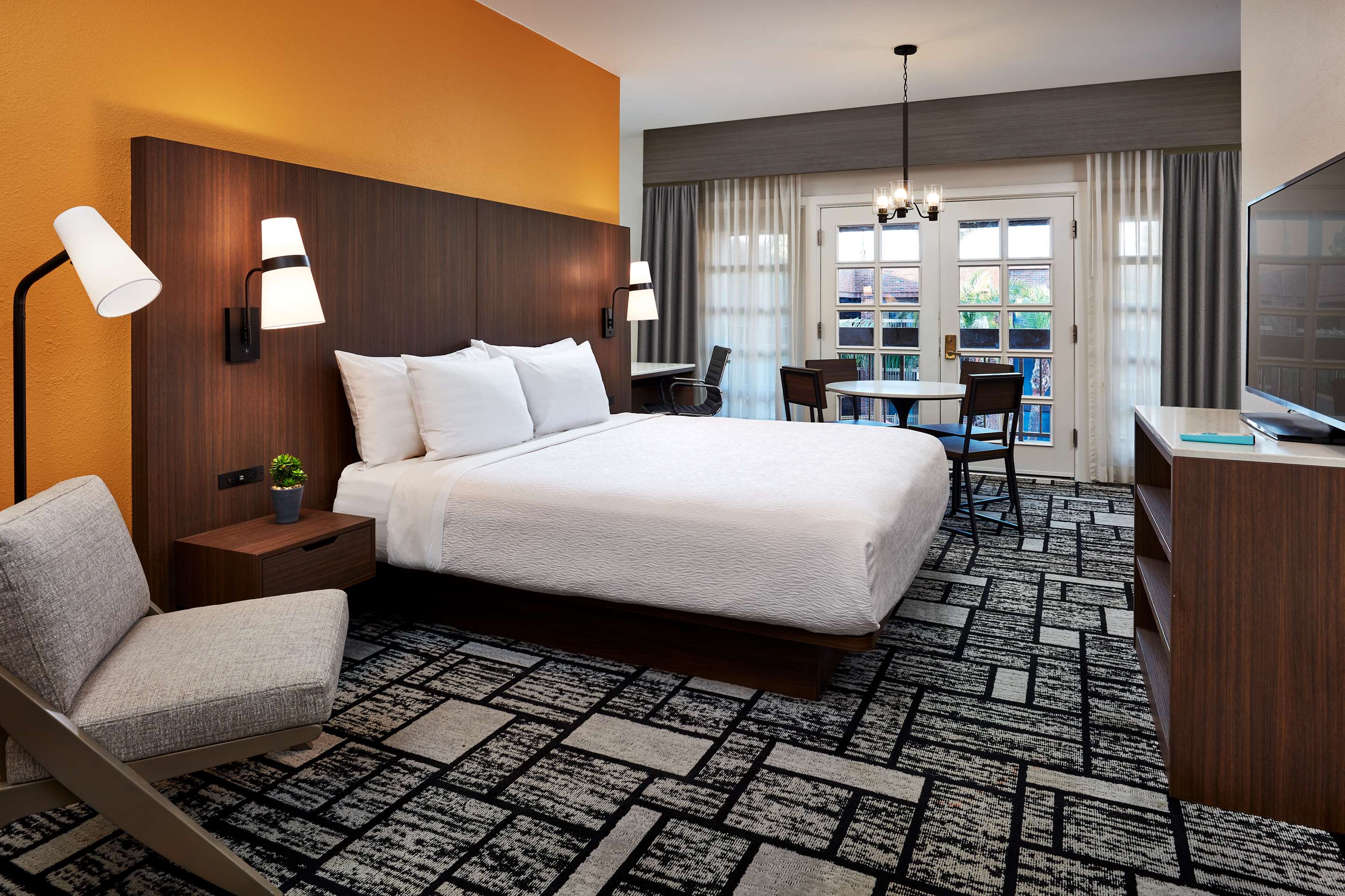 Best Western Plus Meridian Inn & Suites, Anaheim-Orange - Tap to explore photos