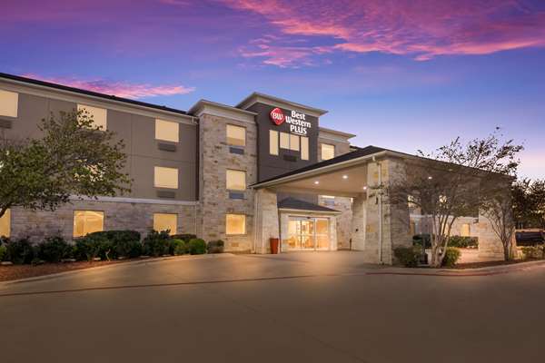 Best Western Plus Killeen/Fort Hood Hotel & Suites - Tap to explore photos