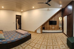 Radha Vatika 200 mts from Krishna Janmbhoomi, Mathura