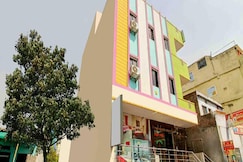 Sri Vyshnavi lodge, Karimnagar