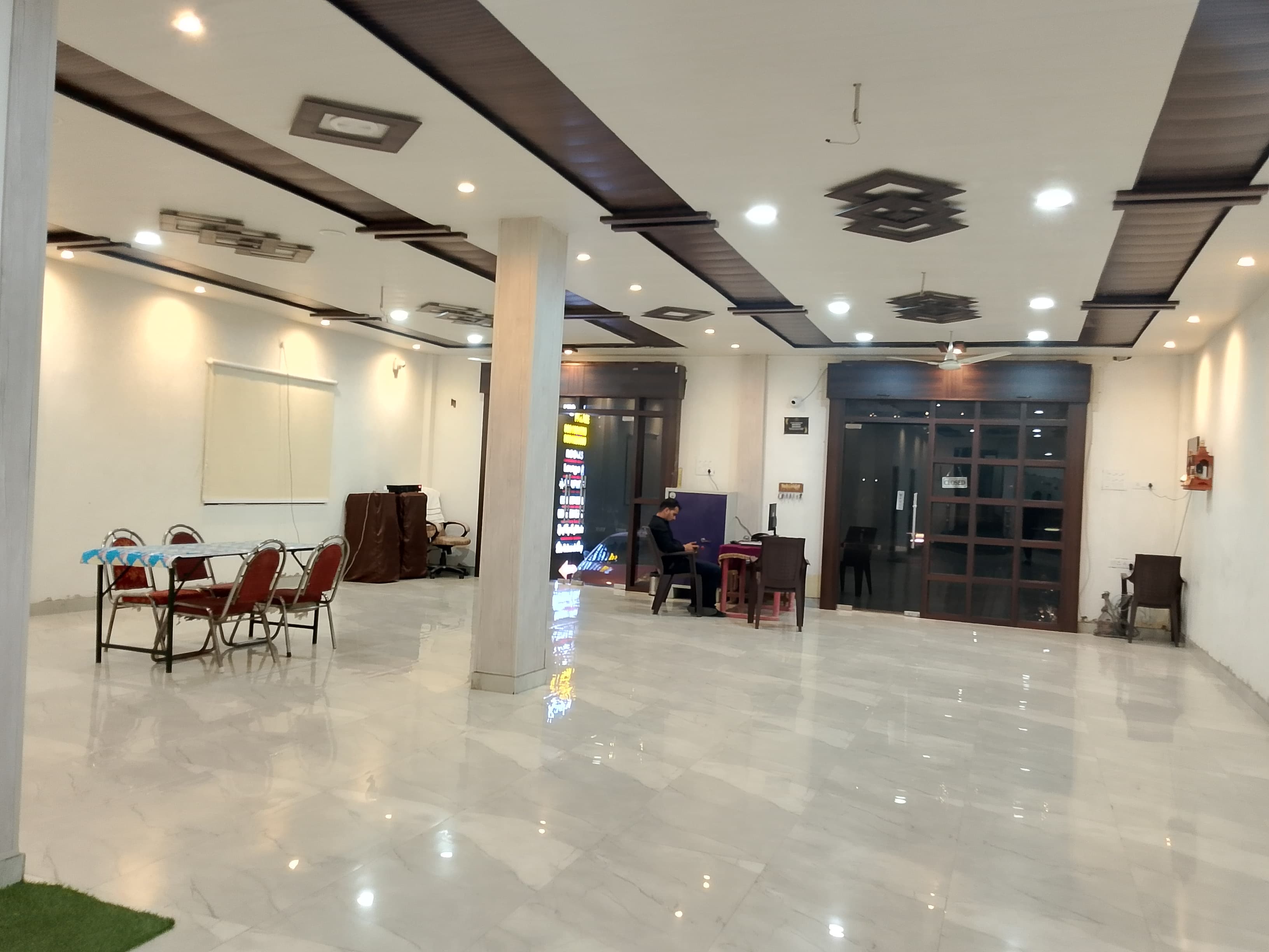 Kashi Palace Hotel and Banquet - Tap to explore photos