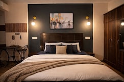DLF Capital Greens Modern Cozy Studio, Delhi