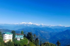 Golden Sojourn Homestay near Rishyap View Point, Rishyap
