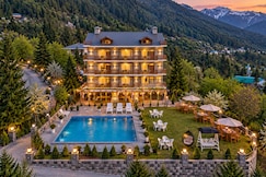 Snow Apple Resort by West Western ( centrally heated and air cooled), Manali