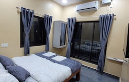 DELUXE NON AC