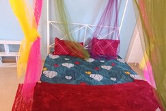 Cozy 2BHK Couples Romantic Retreat, Lucknow
