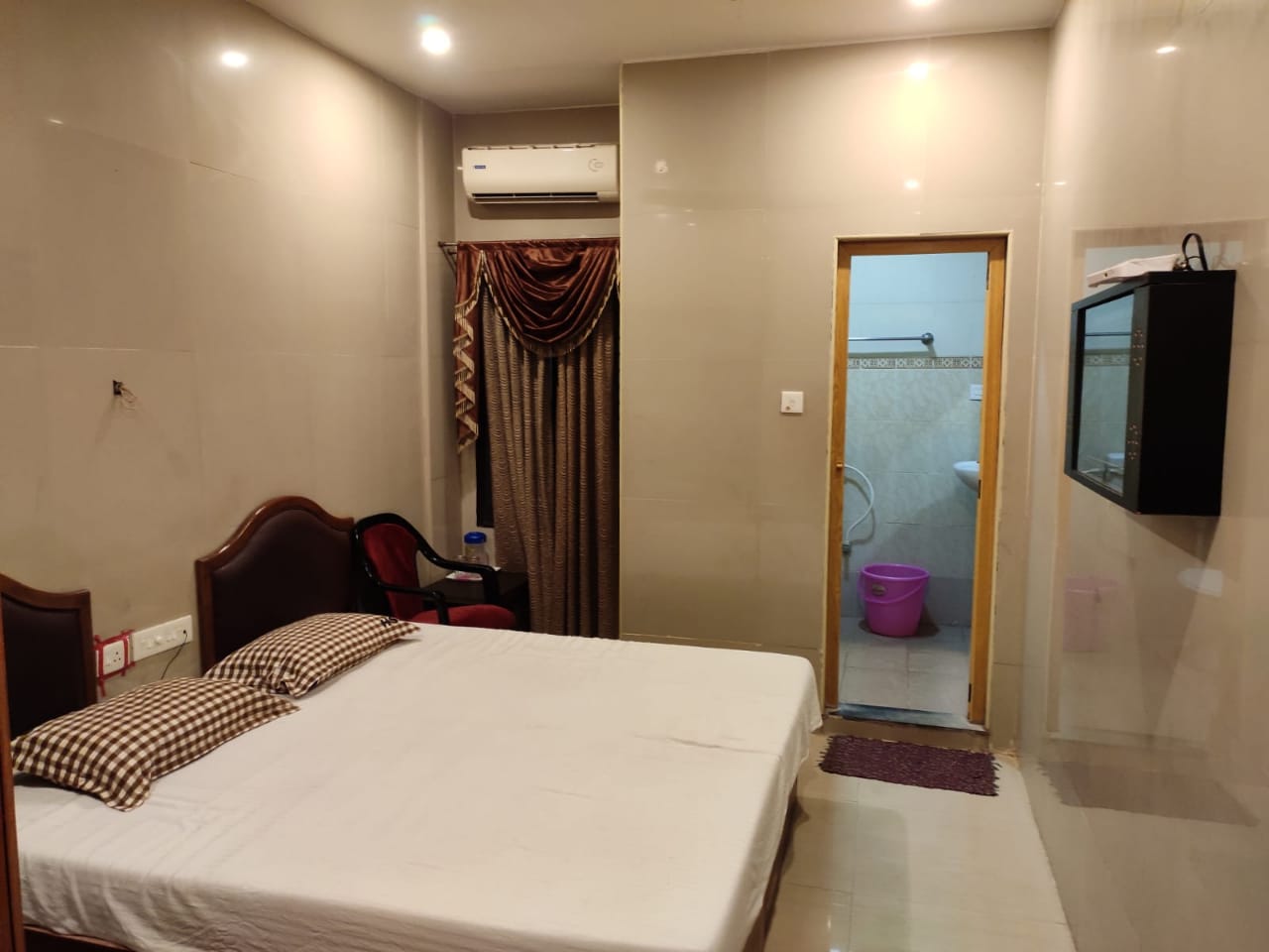 HOTEL SHREE SHEELA - Tap to explore photos