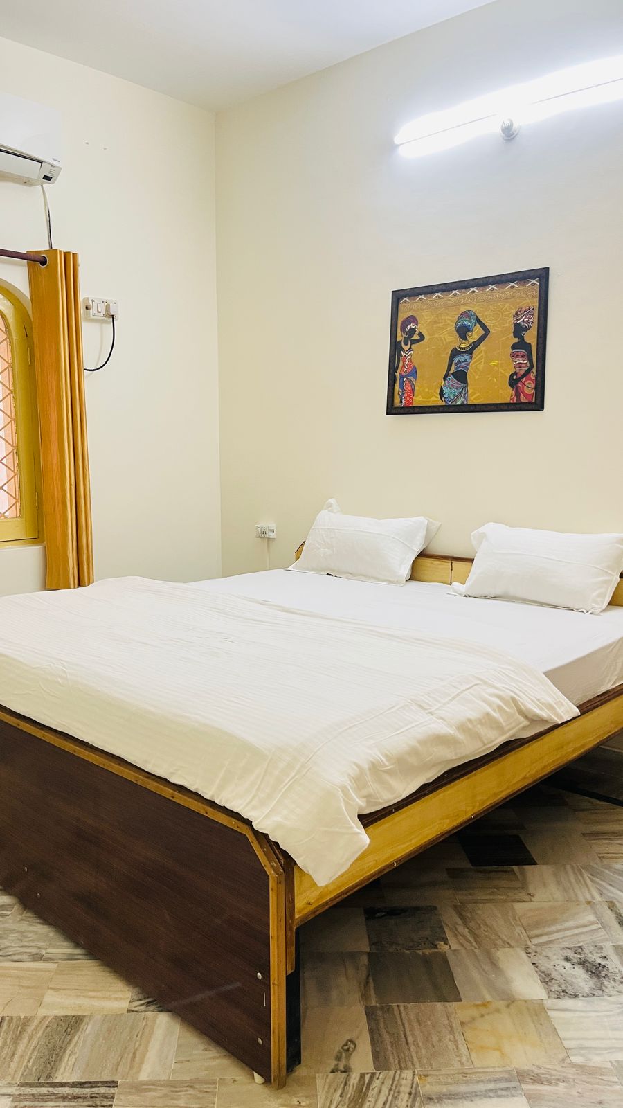 Hotel Laxman Ganga - Tap to explore photos