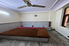 New Amantran House | Dorms & Rooms, Faridabad