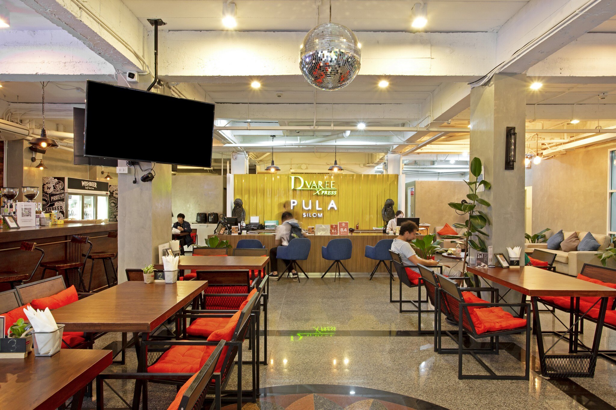 d varee xpress silom